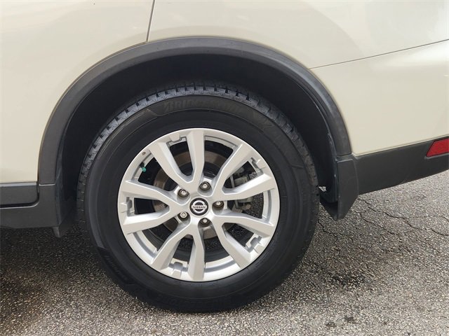 Used 2019 Nissan Rogue SV image 31