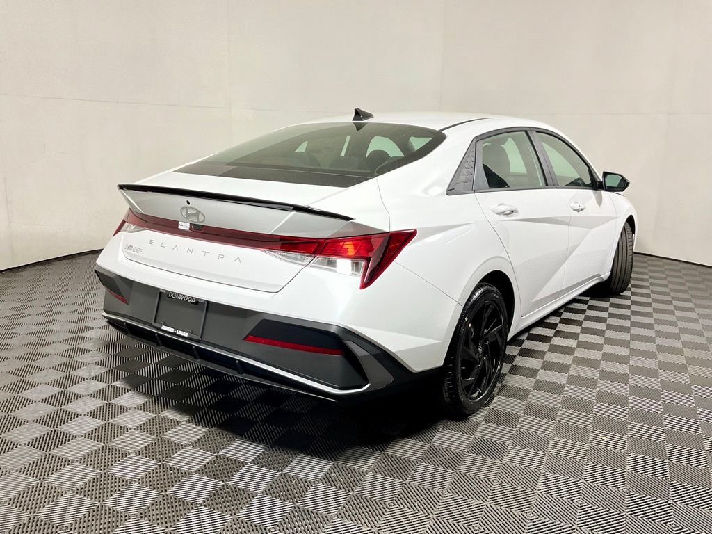 New 2026 Hyundai Elantra Sport FWD image 15