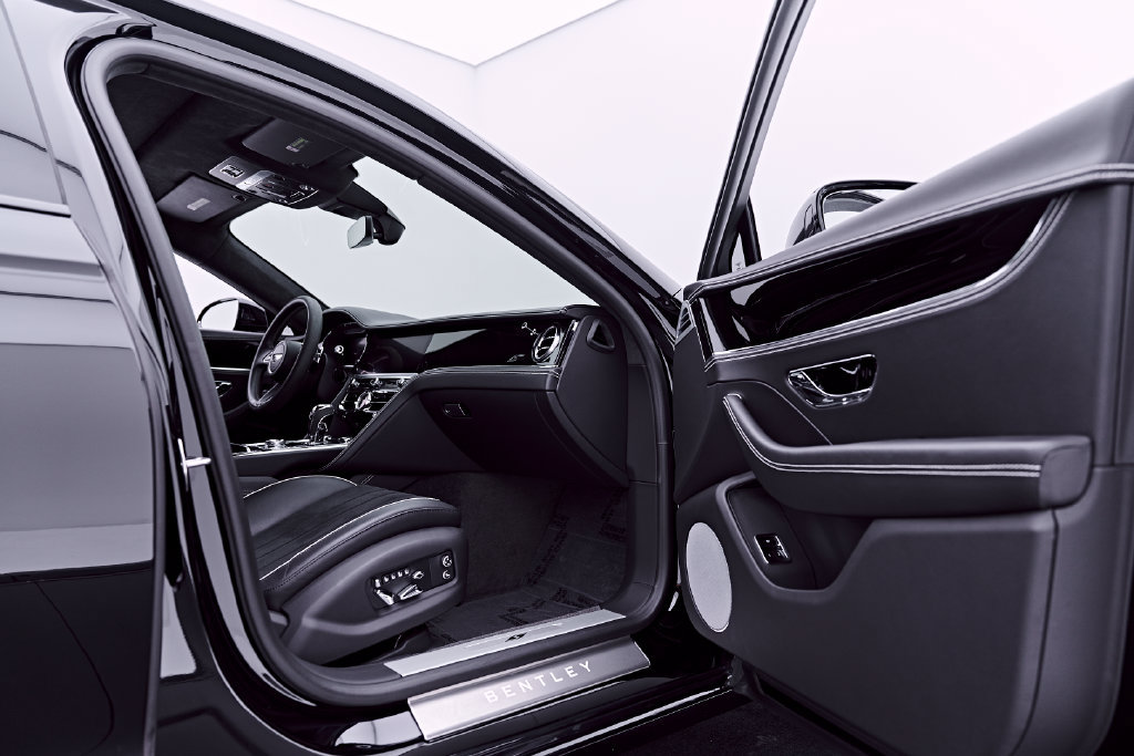 Used 2023 Bentley Flying Spur S V8 AWD/4WD image 28