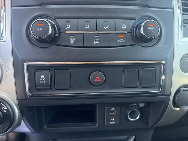 Used 2018 Nissan Titan SV image 31