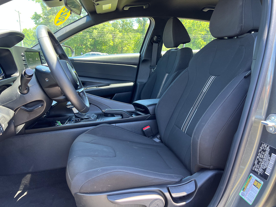 Used 2025 Hyundai Elantra Sport FWD image 11