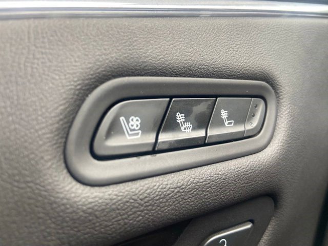 Certified 2023 Cadillac Escalade ESV Premium Luxury w/ Performance Package image 25