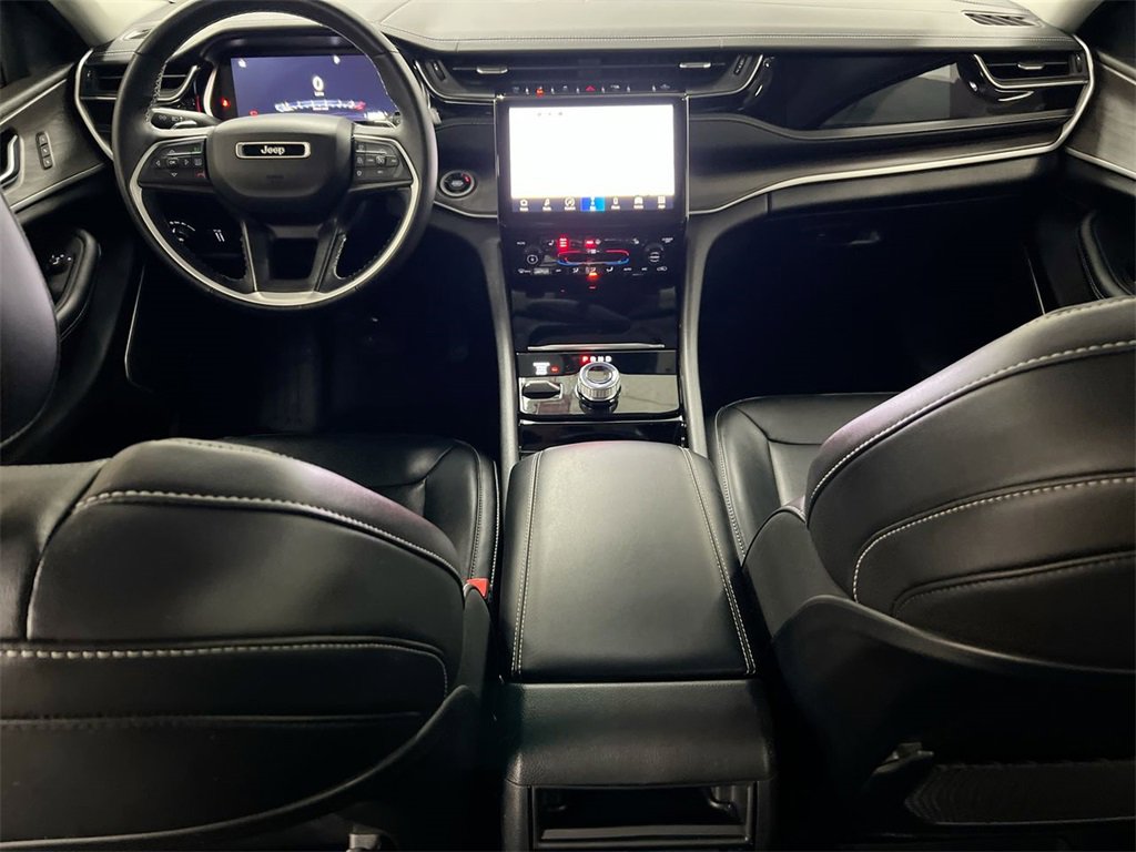 Used 2022 Jeep Grand Cherokee Limited image 10