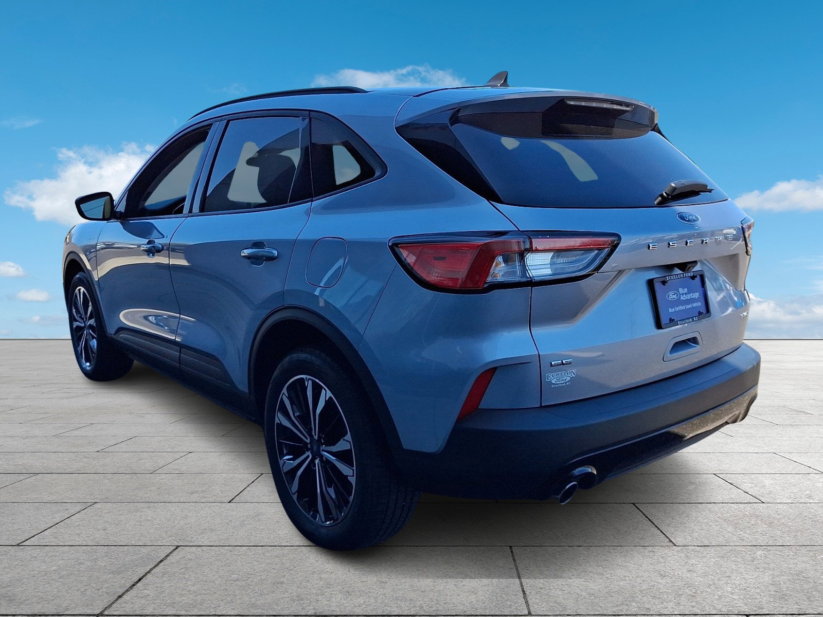 Certified 2022 Ford Escape SE w/ SE Sport Appearance Package AWD/4WD image 4