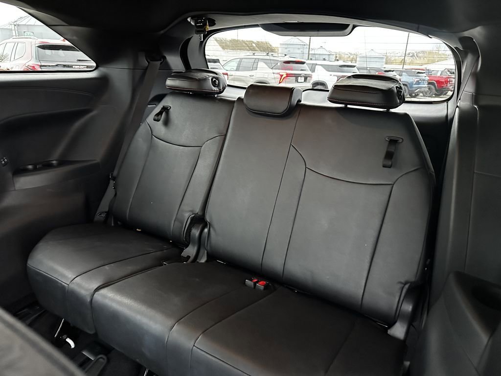 Used 2025 Toyota Sienna XSE image 21