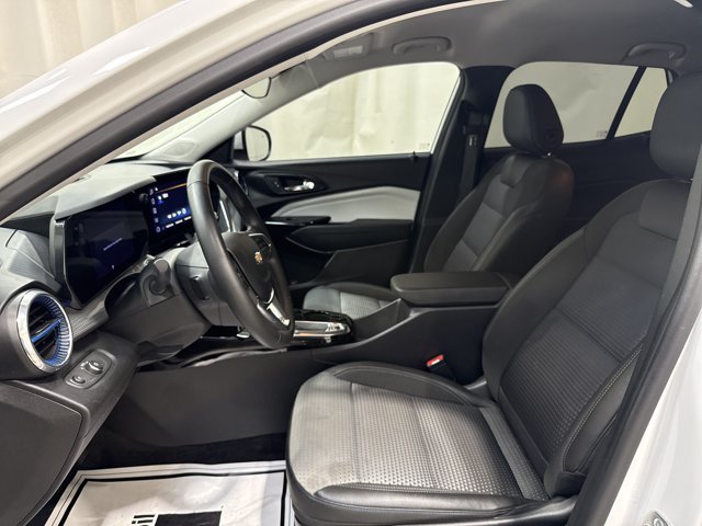 Used 2025 Chevrolet Trax LT w/ Driver Confidence Package FWD image 12