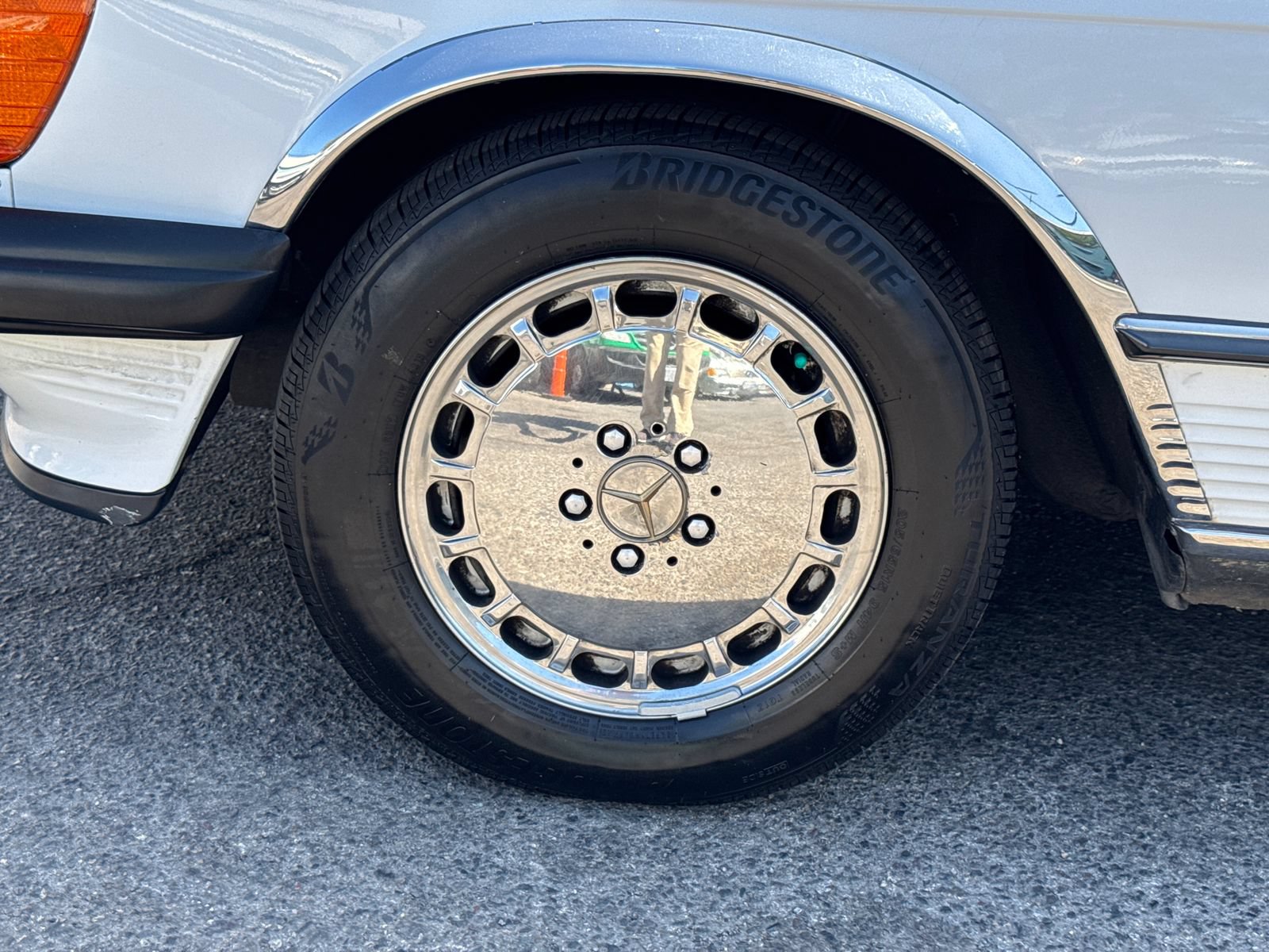 Used 1989 Mercedes-Benz 560 SL image 4