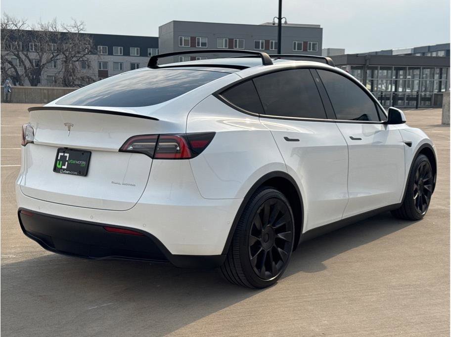 Used 2021 Tesla Model Y Long Range image 8