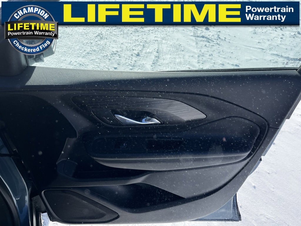 Used 2024 GMC Terrain SLT image 35