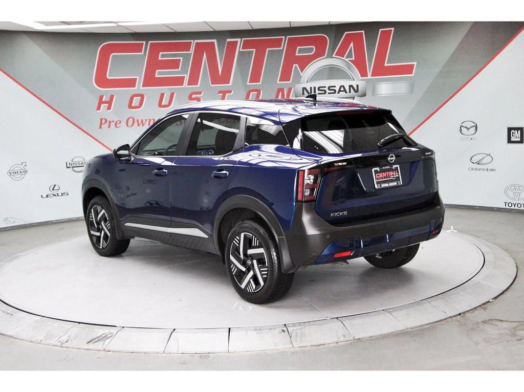 Used 2026 Nissan Kicks SV FWD image 4