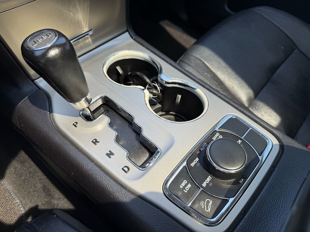 Used 2012 Jeep Grand Cherokee Limited w/ Trailer Tow Group IV image 32