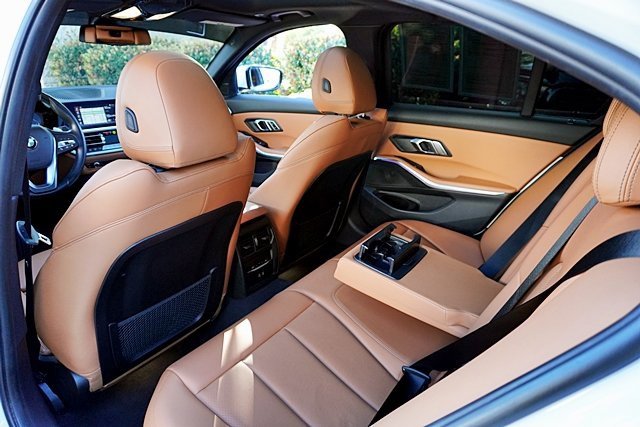 Used 2022 BMW 330i Sedan w/ Driving Assistance Package image 18