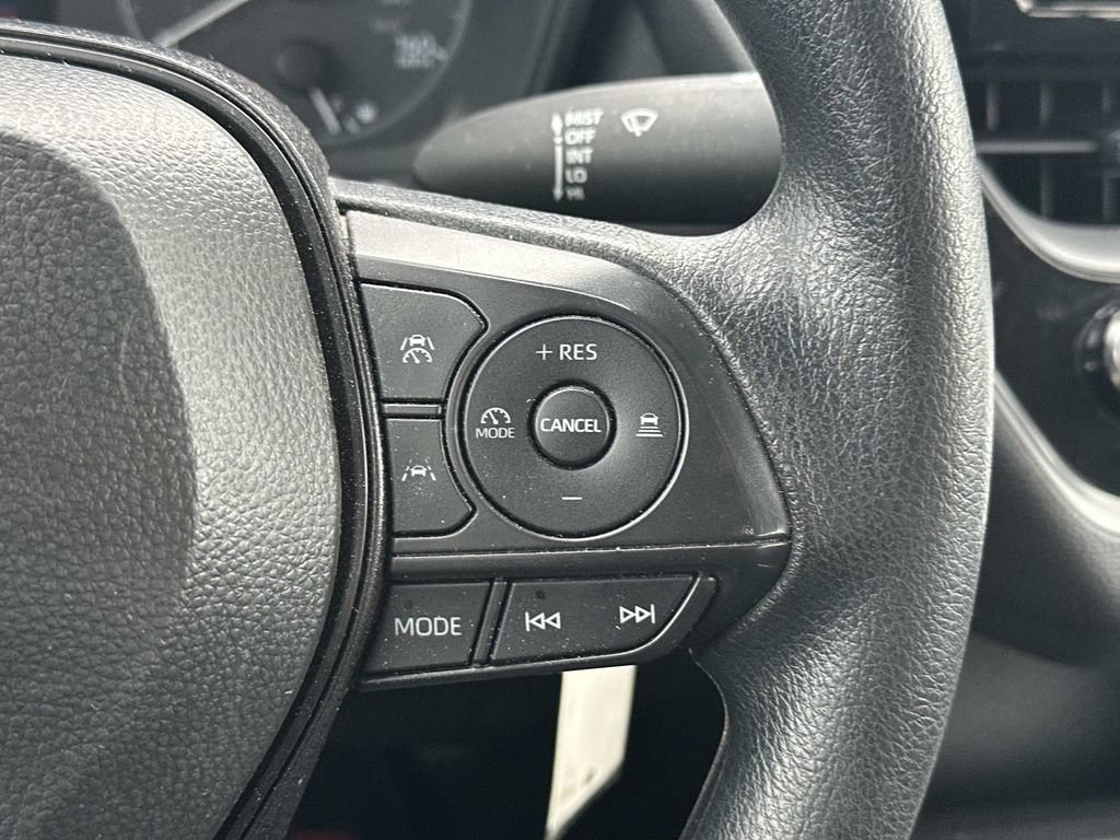 Used 2025 Toyota Corolla LE FWD image 22