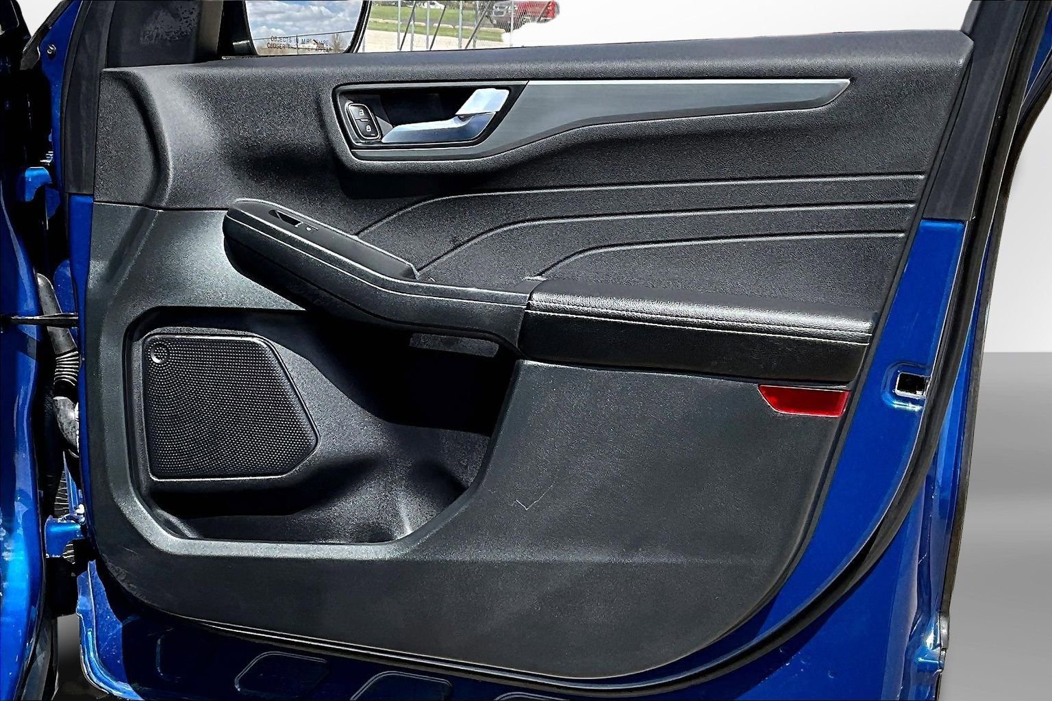 Used 2022 Ford Escape Titanium w/ Class II Trailer Tow Package image 26