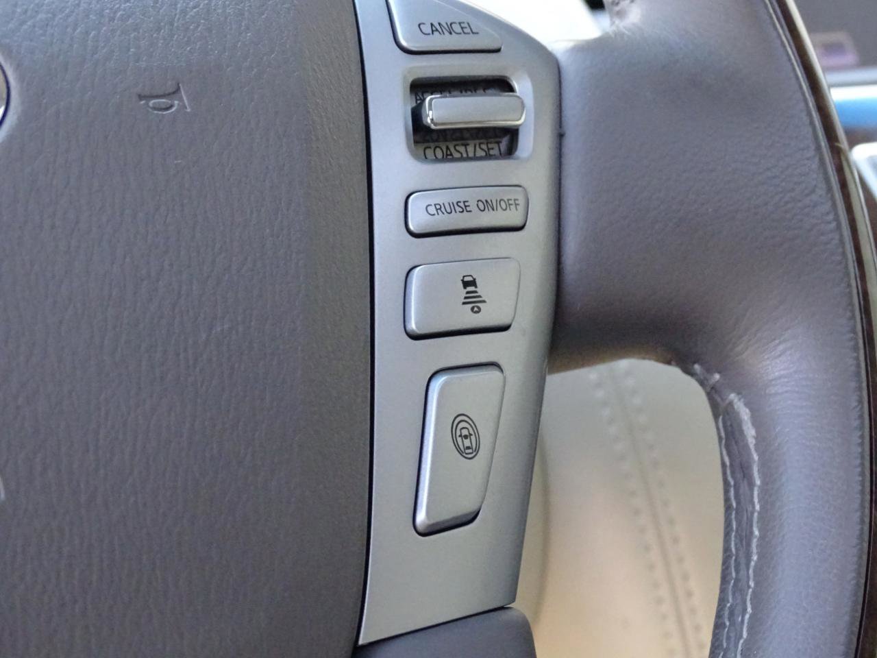Used 2017 INFINITI QX80 2WD w/ Driver Assistance Package image 17