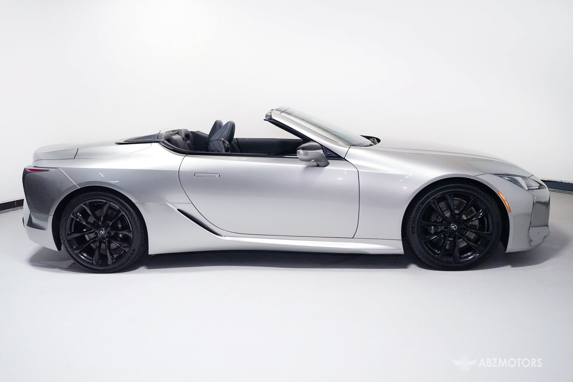 Used 2024 Lexus LC 500 Convertible w/ Touring Package RWD image 3