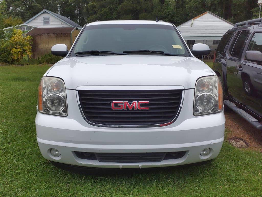 Used 2008 GMC Yukon XL SLT w/ SLT Preferred Equipment Group AWD/4WD image 2