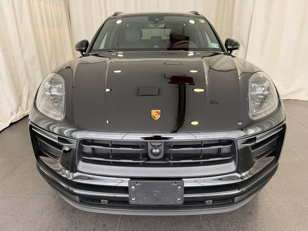 Used 2025 Porsche Macan AWD/4WD image 6