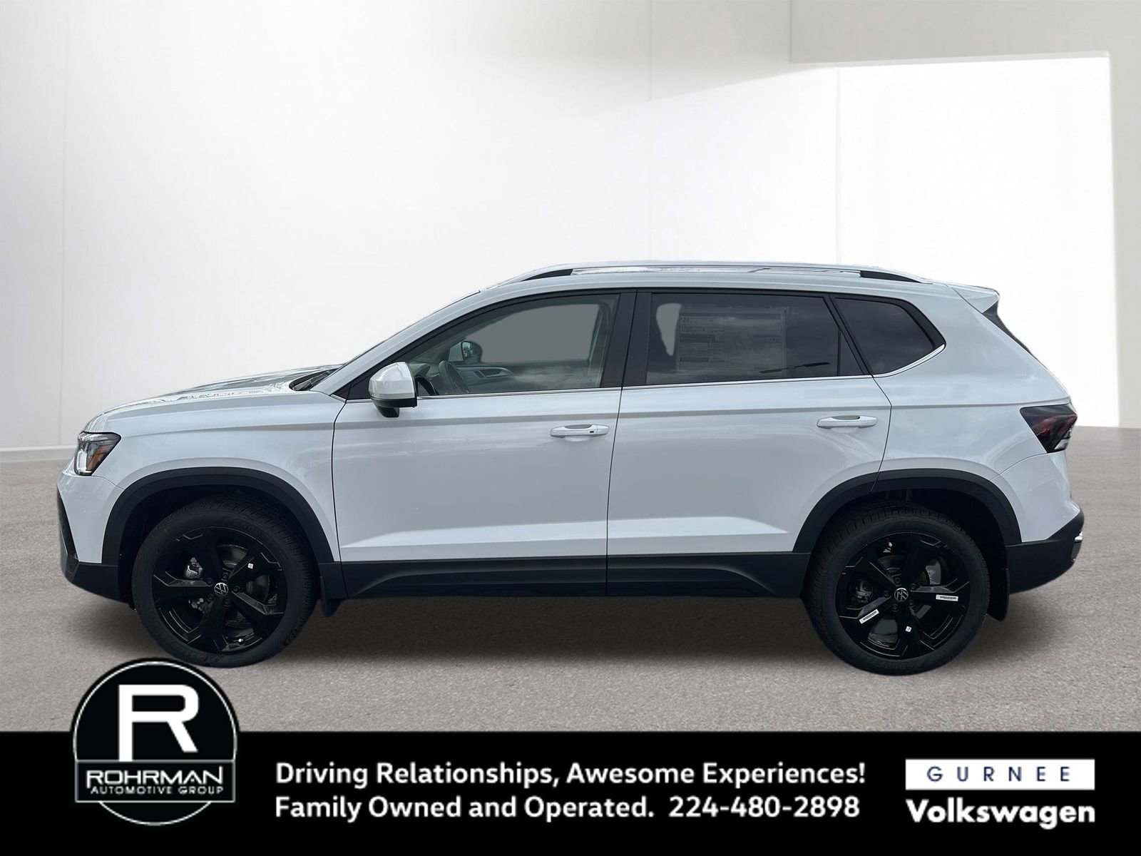 Used 2025 Volkswagen Taos SEL AWD/4WD image 5