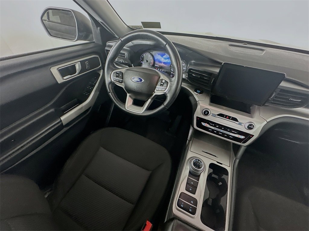 Used 2022 Ford Explorer XLT image 9