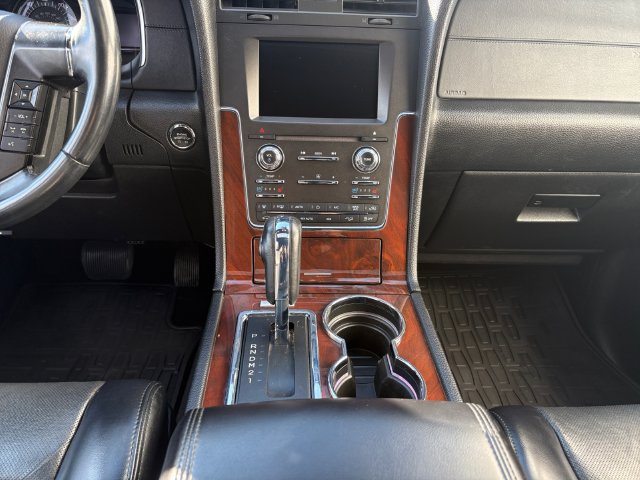 Used 2017 Lincoln Navigator Select AWD/4WD image 11