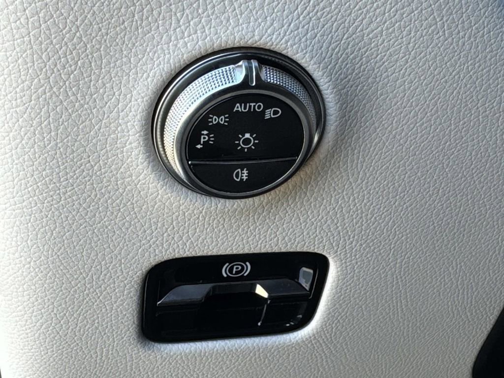 New 2026 Mercedes-Benz GLC 300 4MATIC image 27