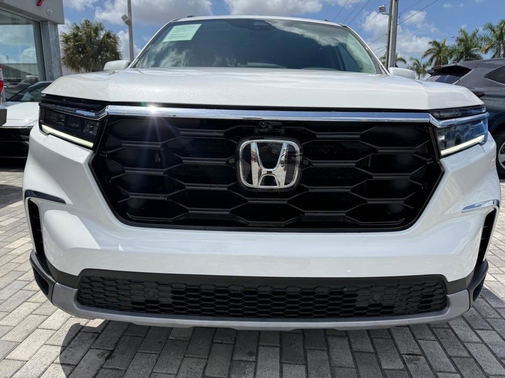 Used 2023 Honda Pilot Elite image 2
