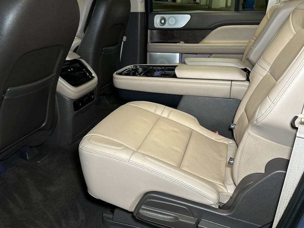 Used 2022 Lincoln Navigator L Reserve image 22
