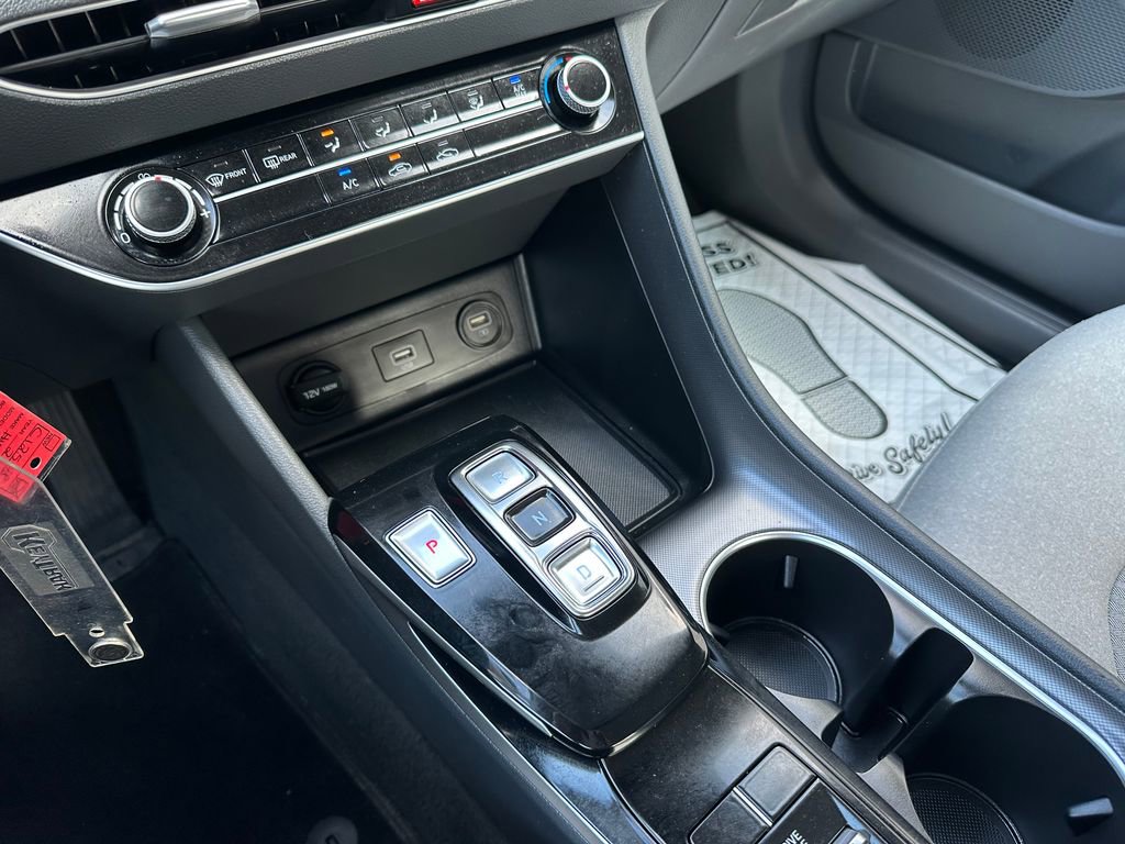 Used 2021 Hyundai Sonata SE w/ Preferred Accessory Package FWD image 7