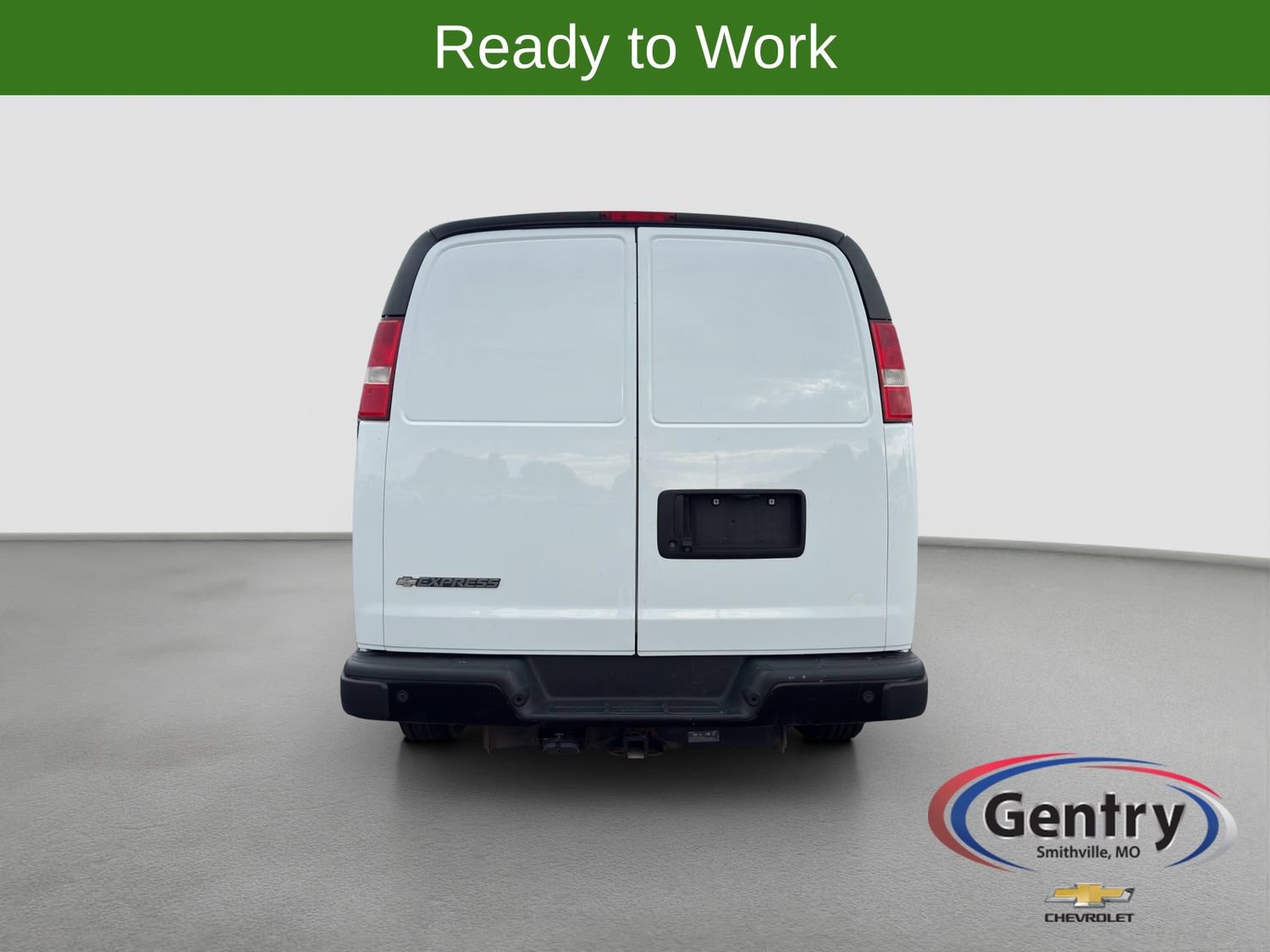 Used 2018 Chevrolet Express 2500 w/ Driver Convenience Package RWD image 5