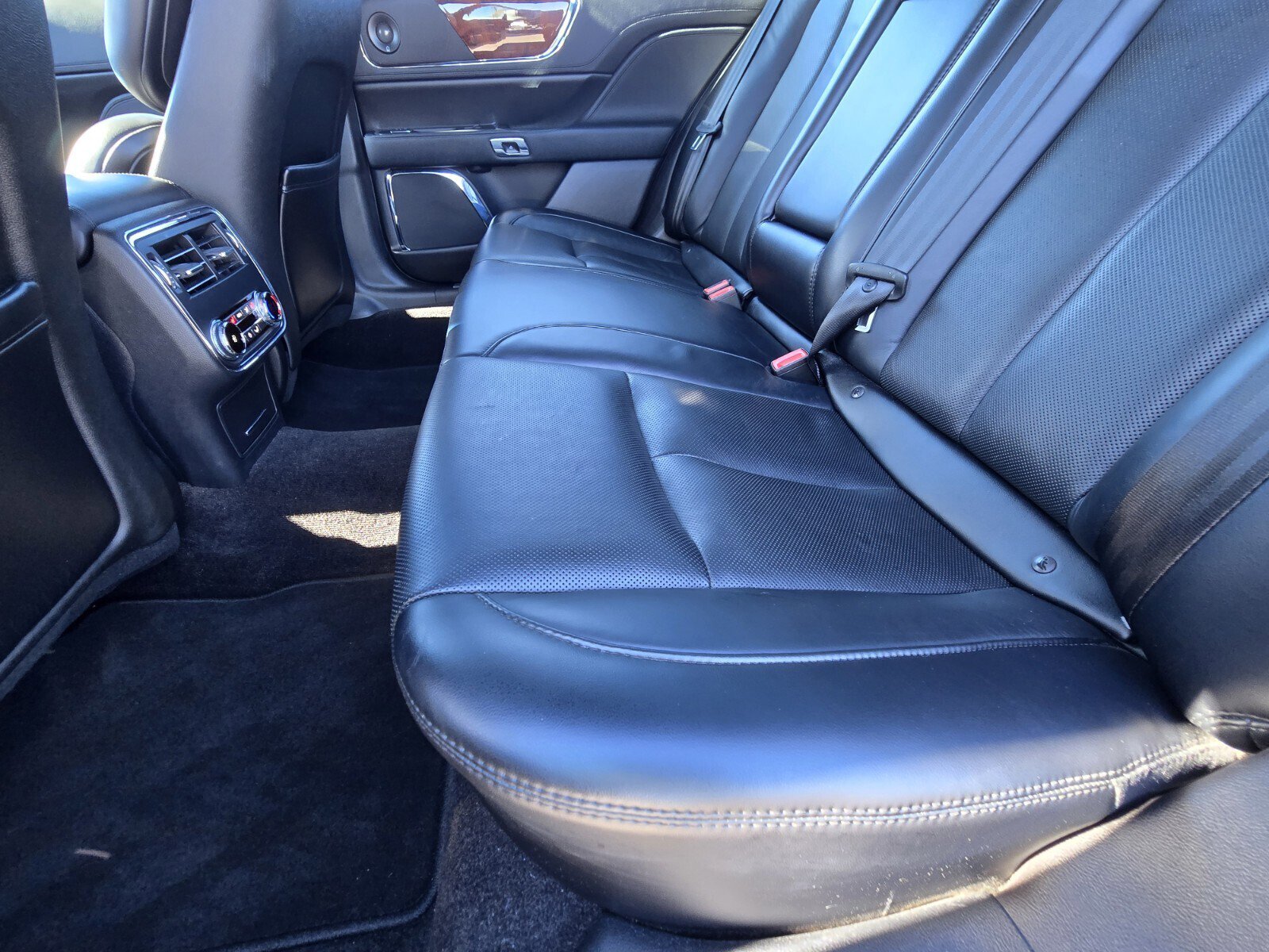 Used 2020 Lincoln Continental Reserve image 12