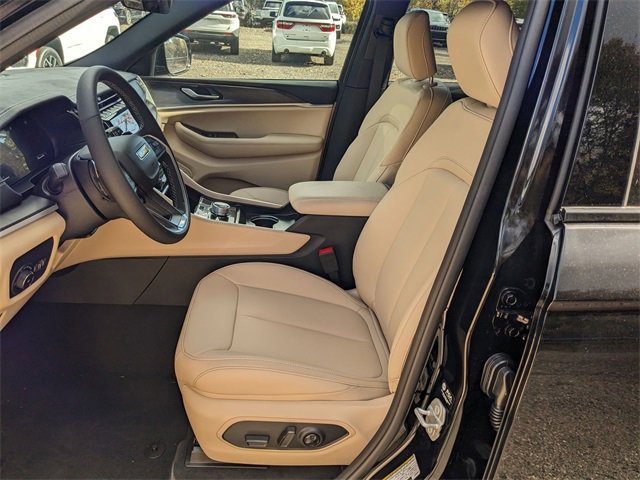 New 2025 Jeep Grand Cherokee Limited image 7