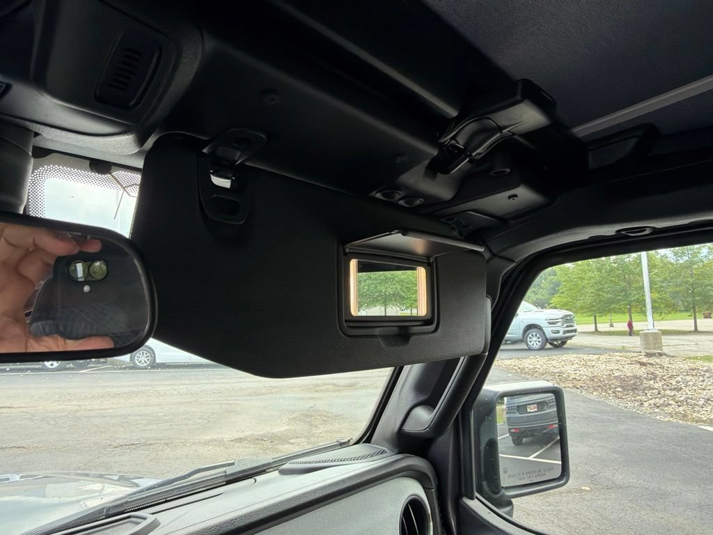 Used 2025 Jeep Wrangler Unlimited Sport AWD/4WD image 35