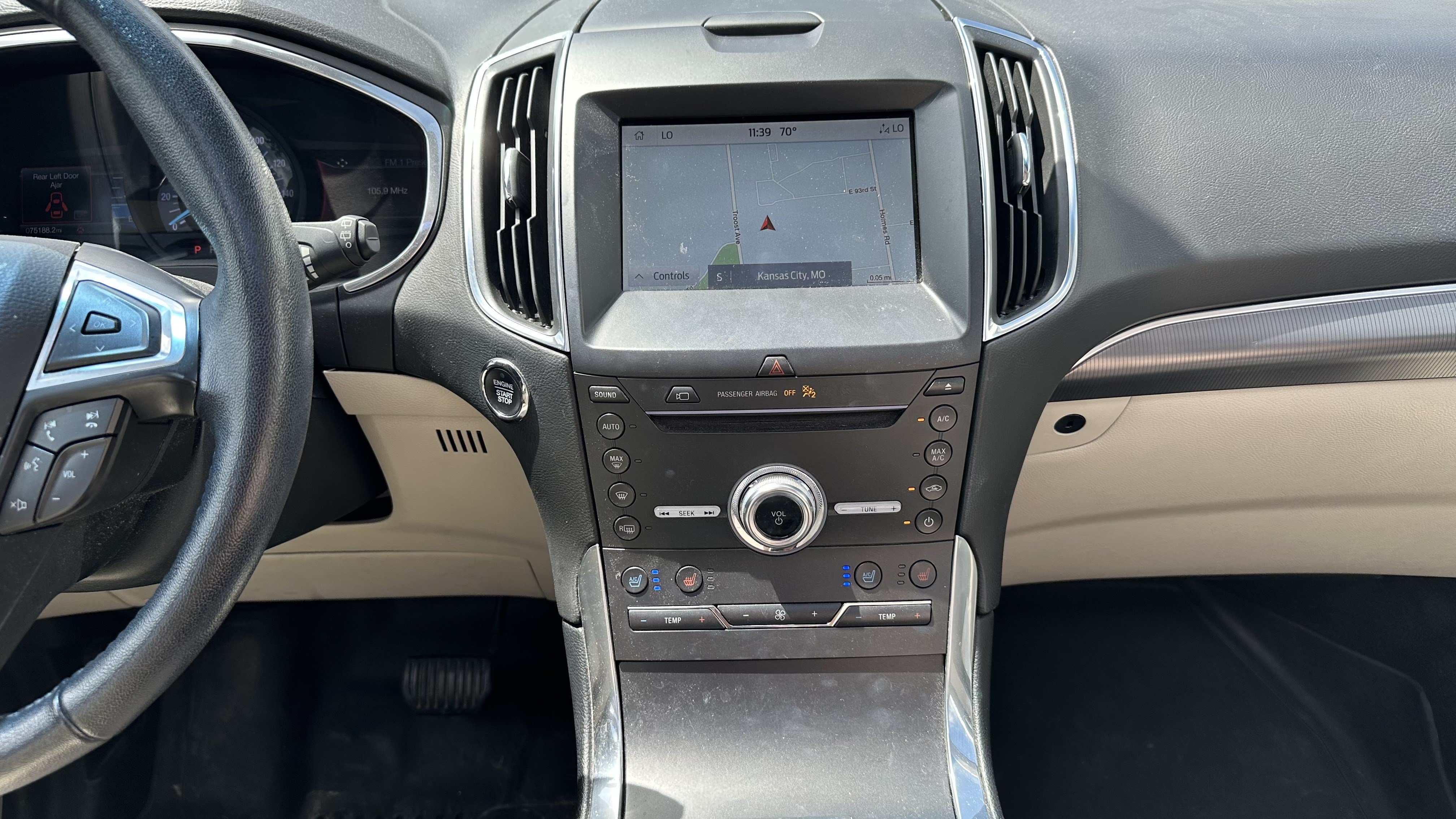 Used 2019 Ford Edge Titanium w/ Equipment Group 301A AWD/4WD image 32