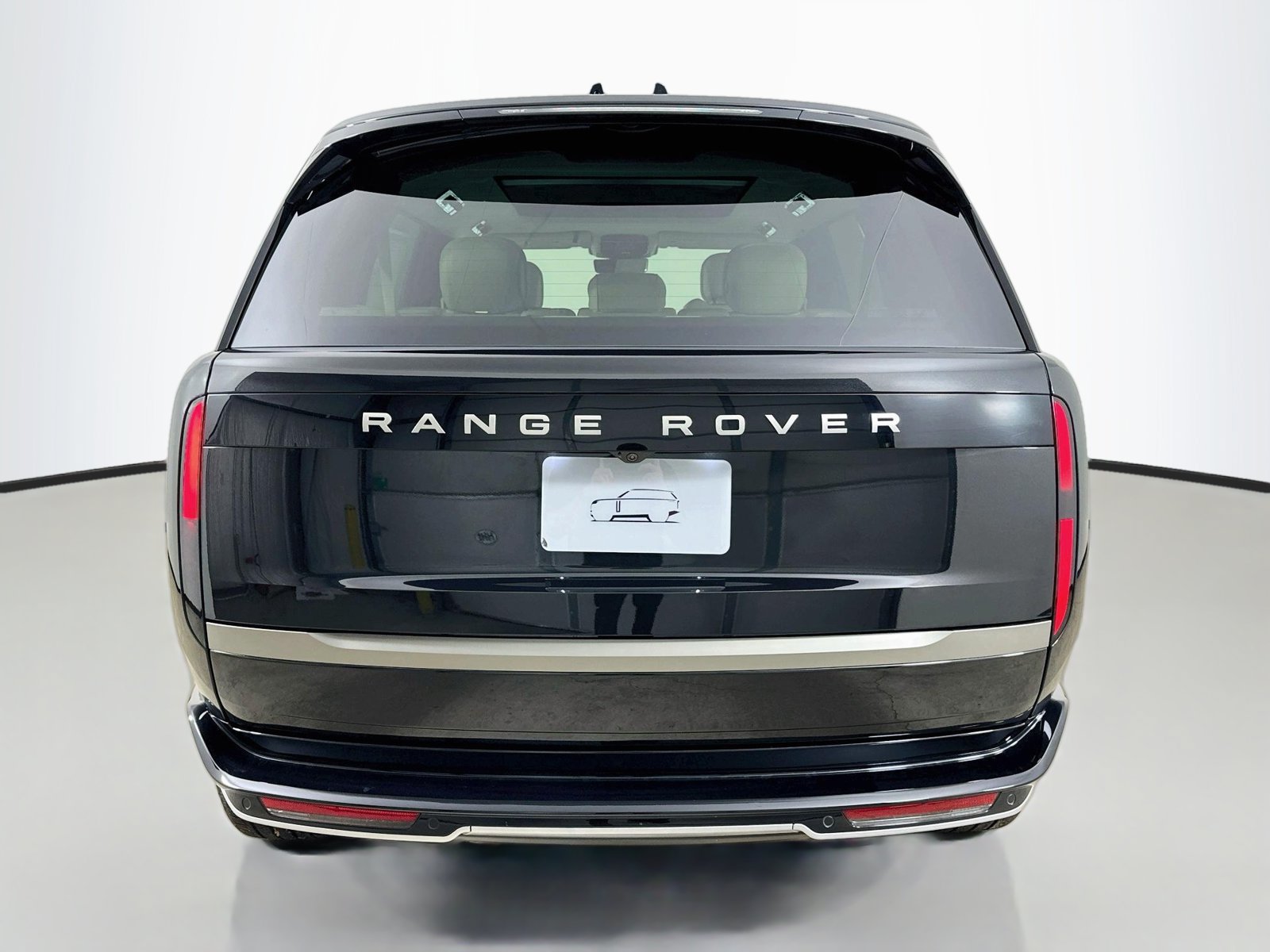 New 2027 Land Rover Range Rover Long Wheelbase SE AWD/4WD image 6
