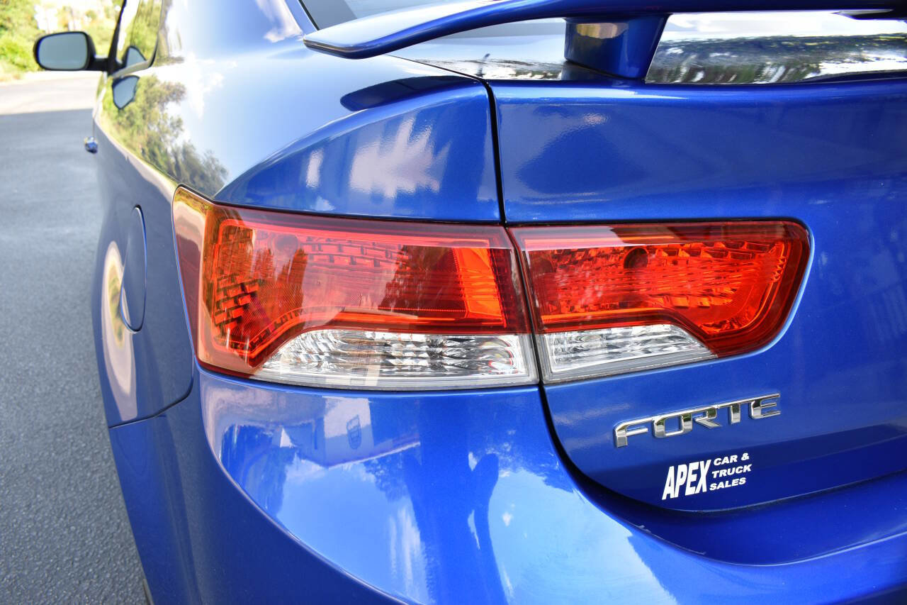 Used 2013 Kia Forte Koup EX FWD image 32