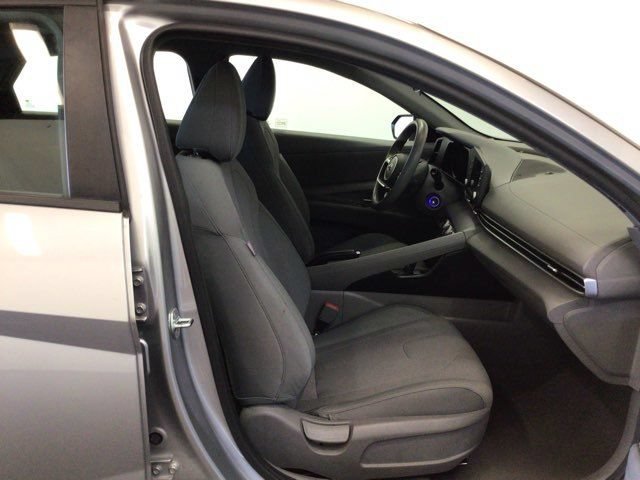Used 2021 Hyundai Elantra SE FWD image 22