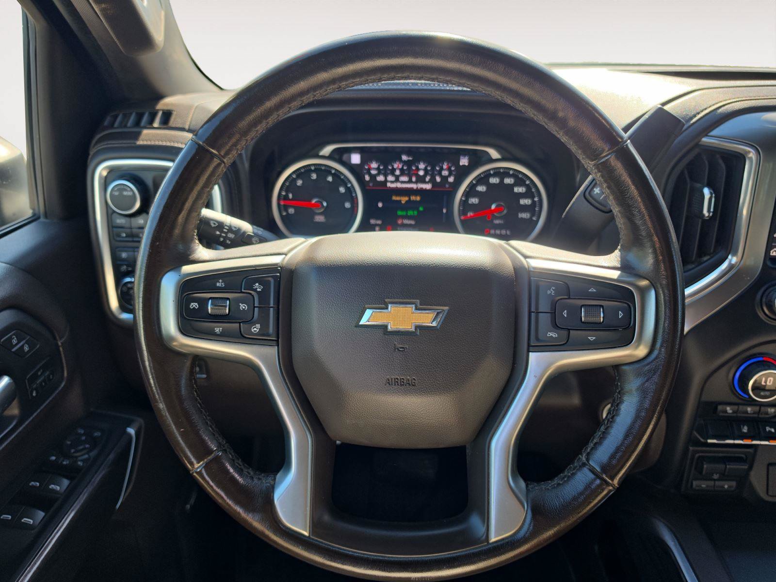Used 2021 Chevrolet Silverado 2500 LTZ w/ LTZ Convenience Package AWD/4WD image 16