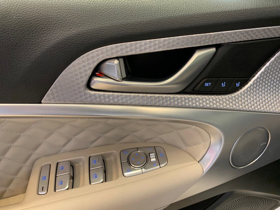 Used 2023 Genesis G70 3.3T w/ Sport Prestige Package image 15