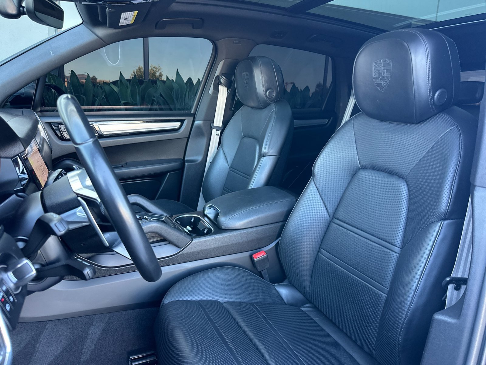 Used 2023 Porsche Cayenne AWD/4WD image 6