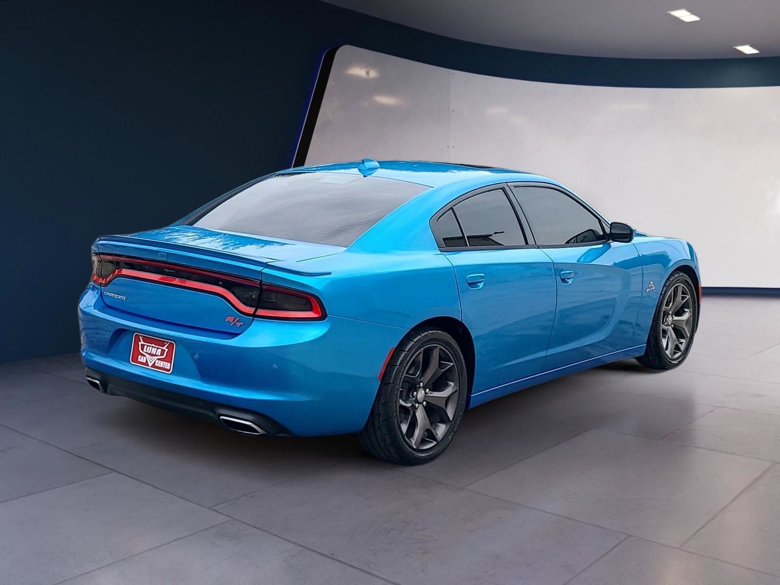 Used 2016 Dodge Charger R/T w/ Plus Group RWD image 5