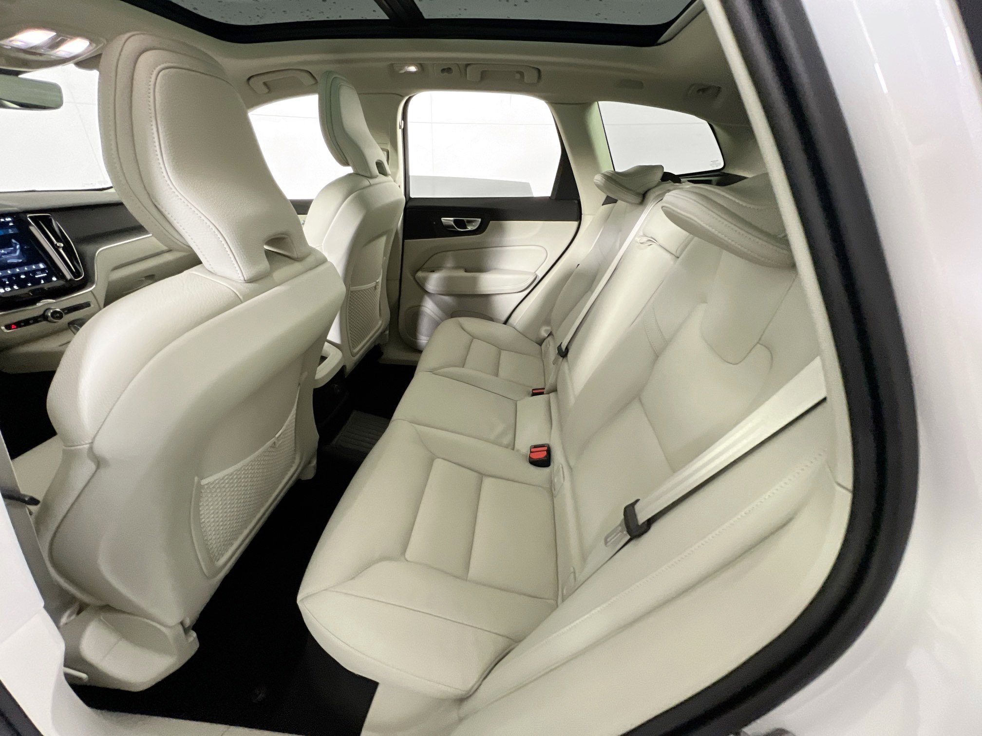 Used 2025 Volvo XC60 T8 Core w/ Protection Package Premier image 25