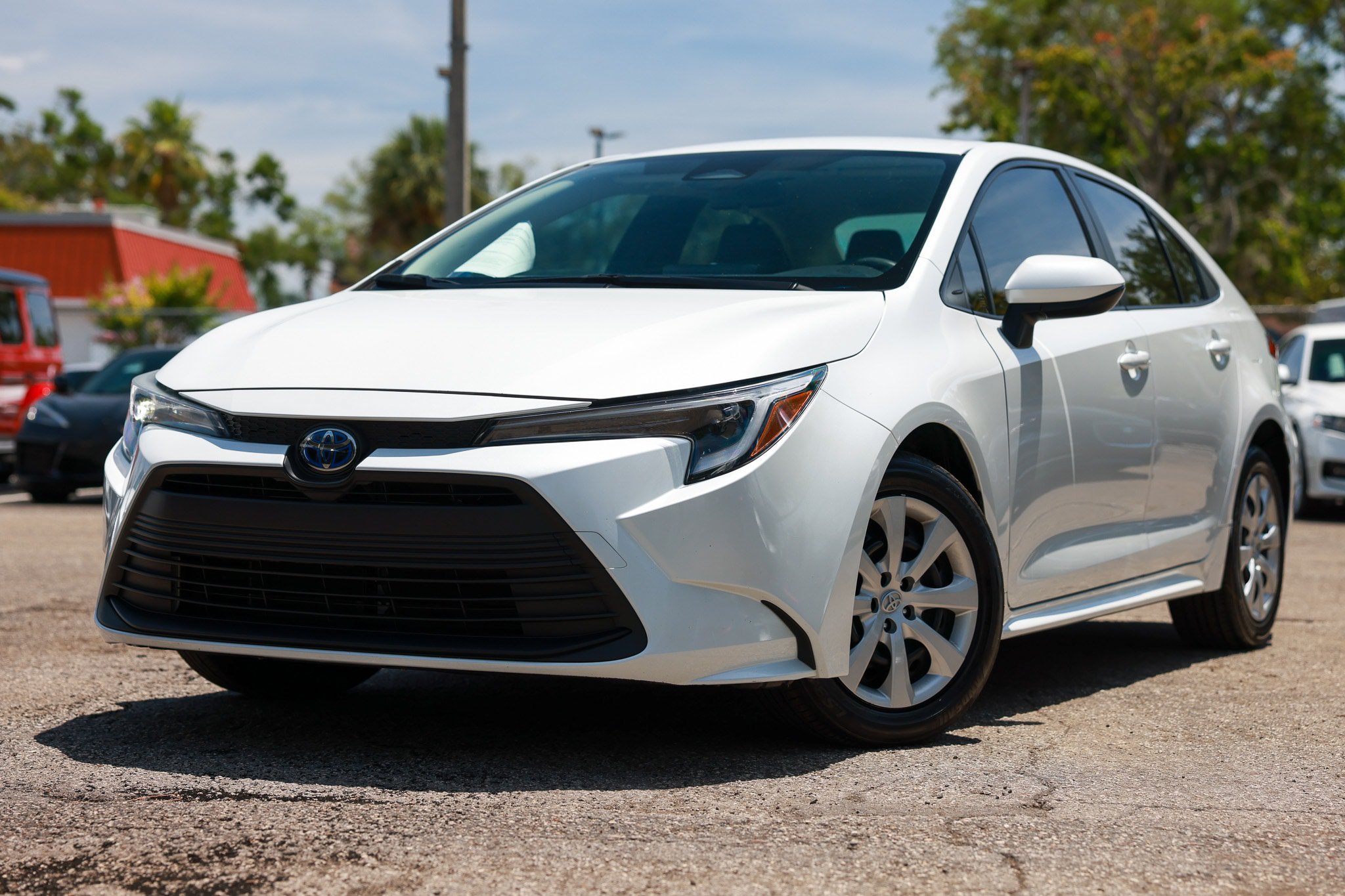Used 2024 Toyota Corolla LE FWD image 1