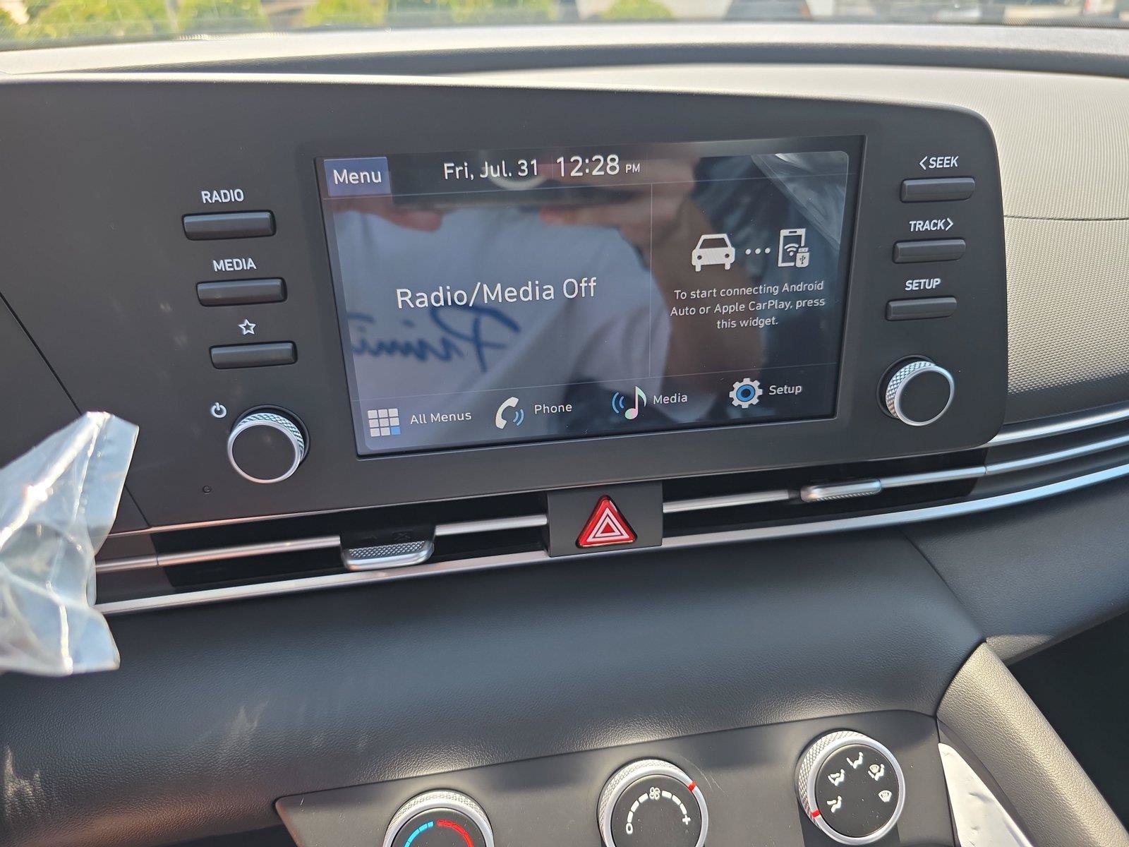 New 2026 Hyundai Elantra SE FWD image 18