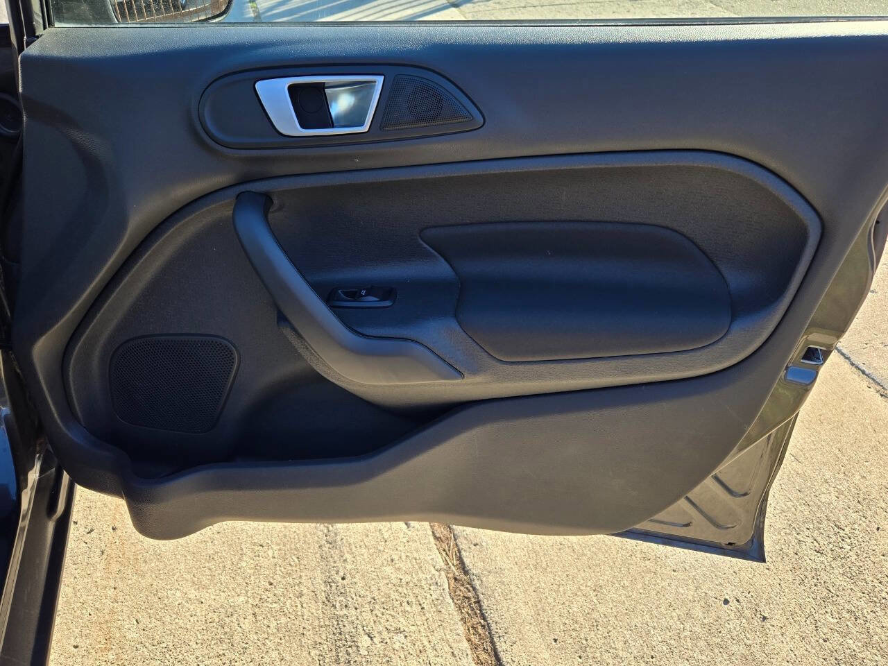 Used 2015 Ford Fiesta SE w/ Comfort Package image 31