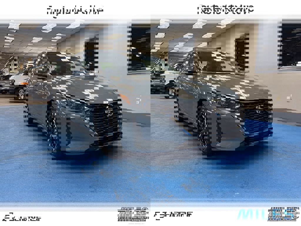 Used 2025 Nissan Sentra SV w/ All-Weather Package FWD image 1