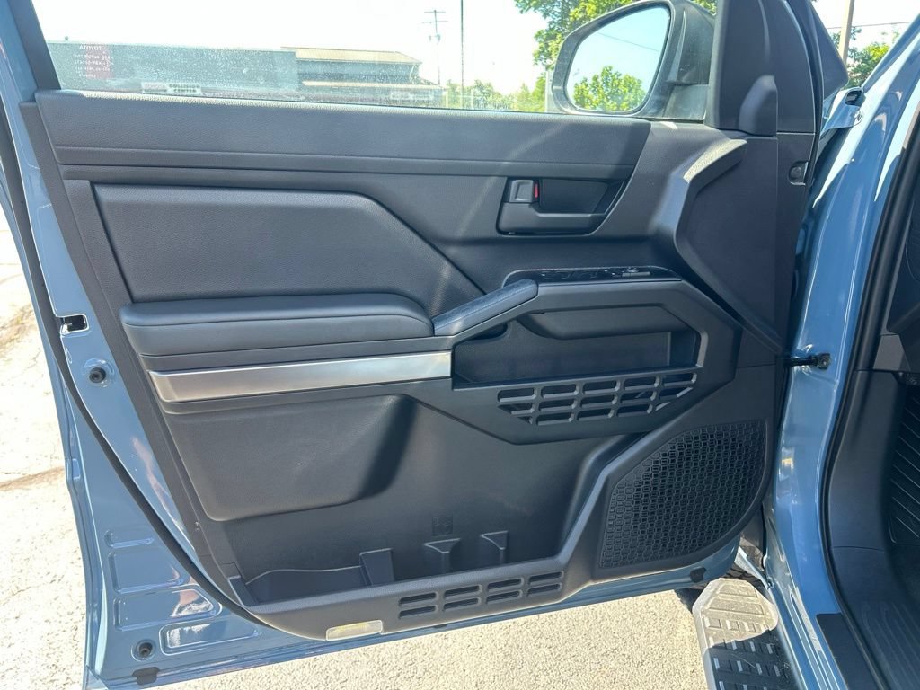 Certified 2025 Toyota 4Runner SR5 AWD/4WD image 10