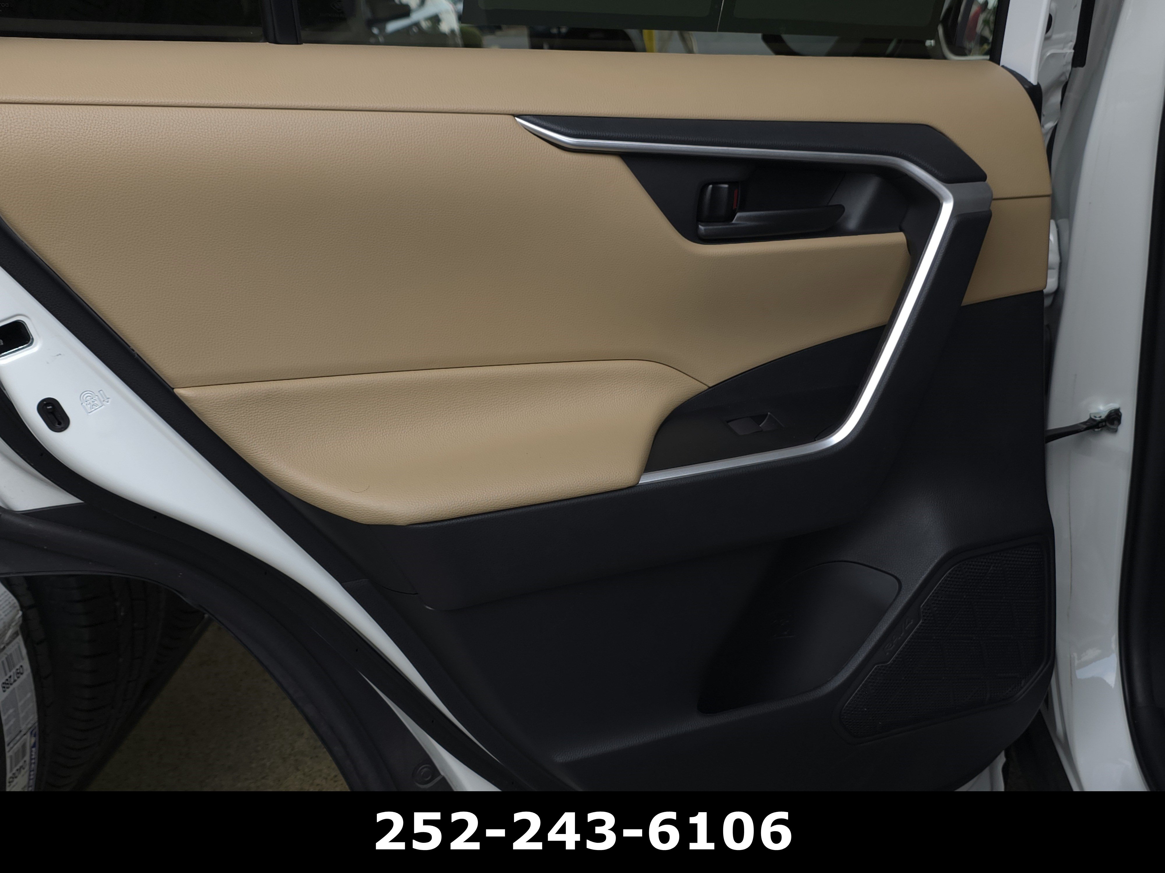 Used 2021 Toyota RAV4 LE FWD image 28