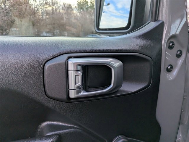 Used 2023 Jeep Gladiator Sport image 12