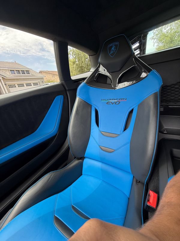 Used 2021 Lamborghini Huracan EVO RWD image 11